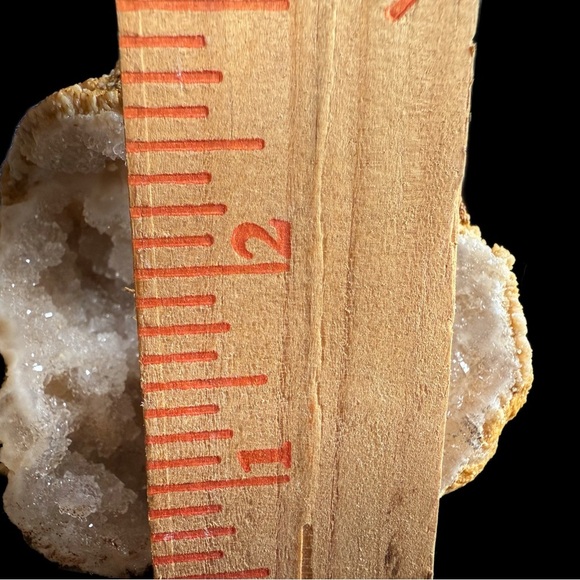 Natural Extra Large Crystal Geode. Put in a lighted cabinet full facet display - Picture 4 of 5